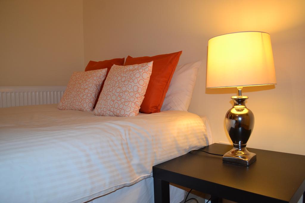 High Street Service Apartment room 4